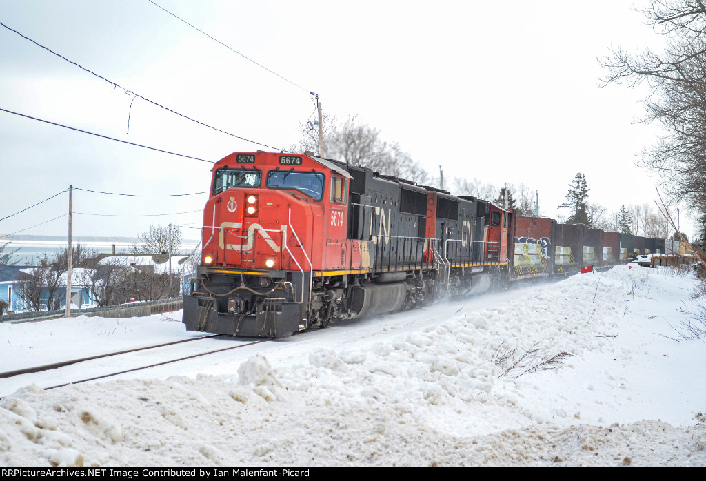 CN 5674 leads 403 on a cold morning